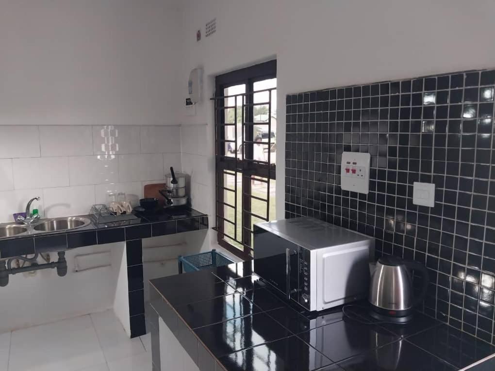Emmrose Apartments Chingola Buitenkant foto