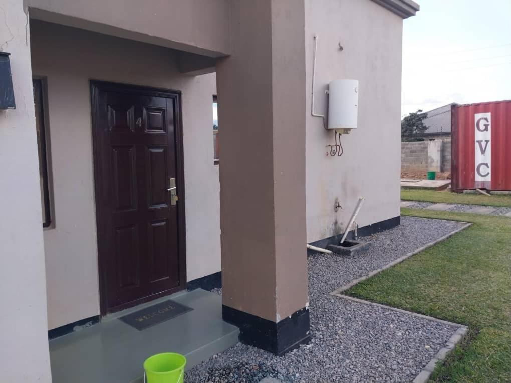Emmrose Apartments Chingola Buitenkant foto