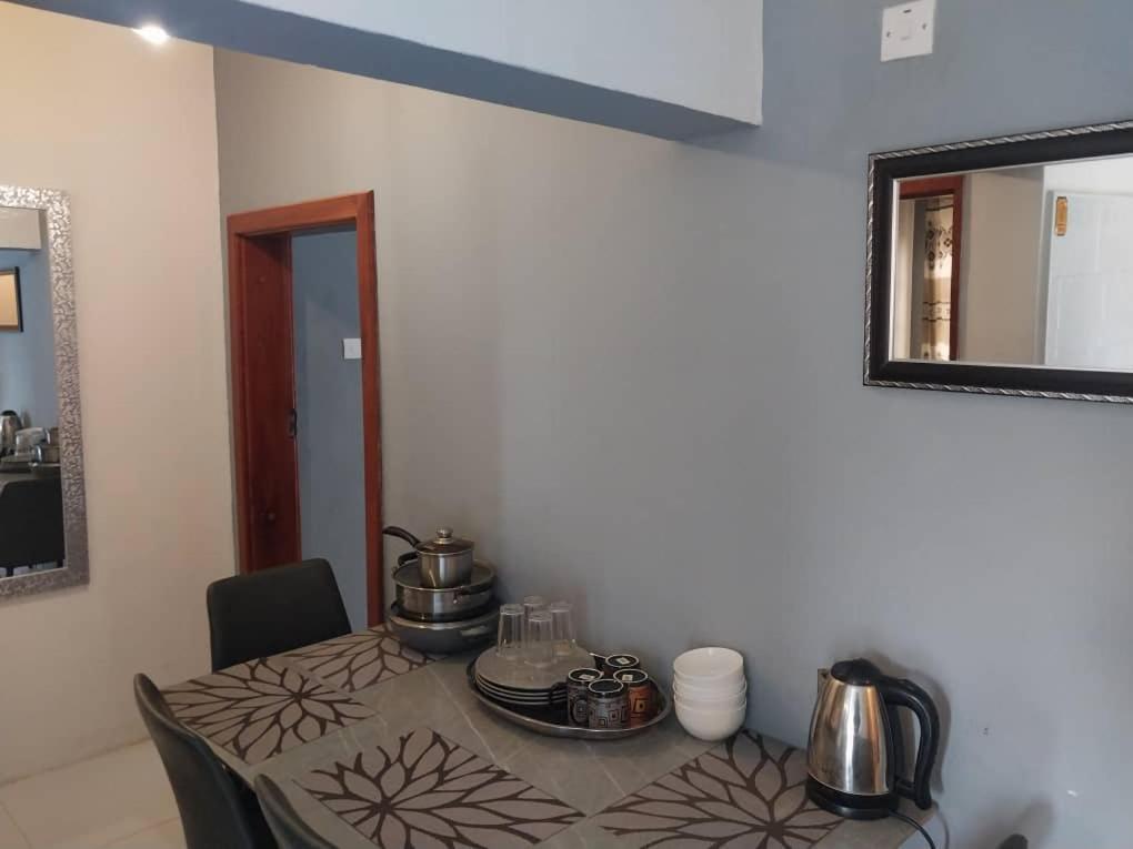 Emmrose Apartments Chingola Buitenkant foto