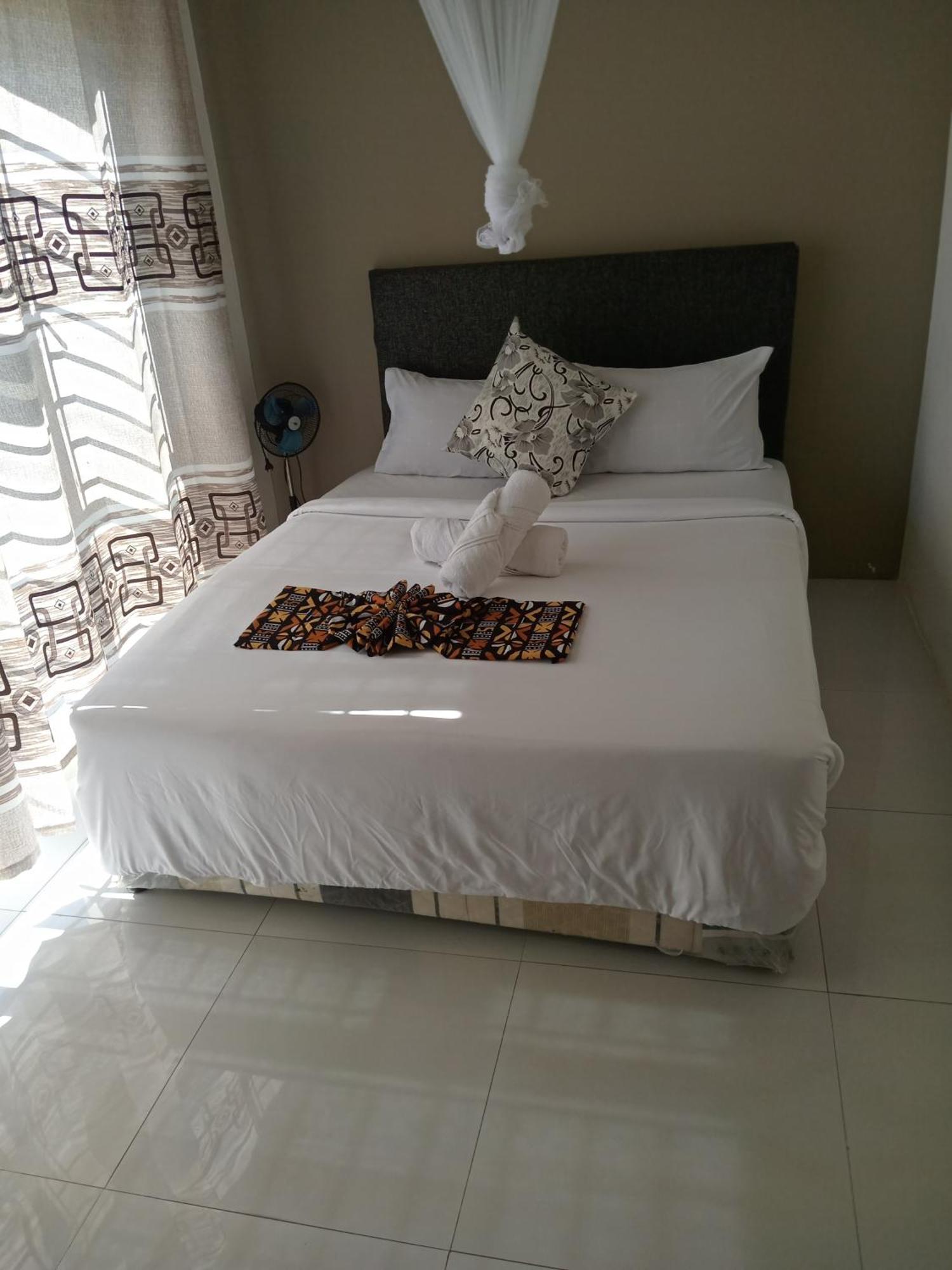 Emmrose Apartments Chingola Buitenkant foto